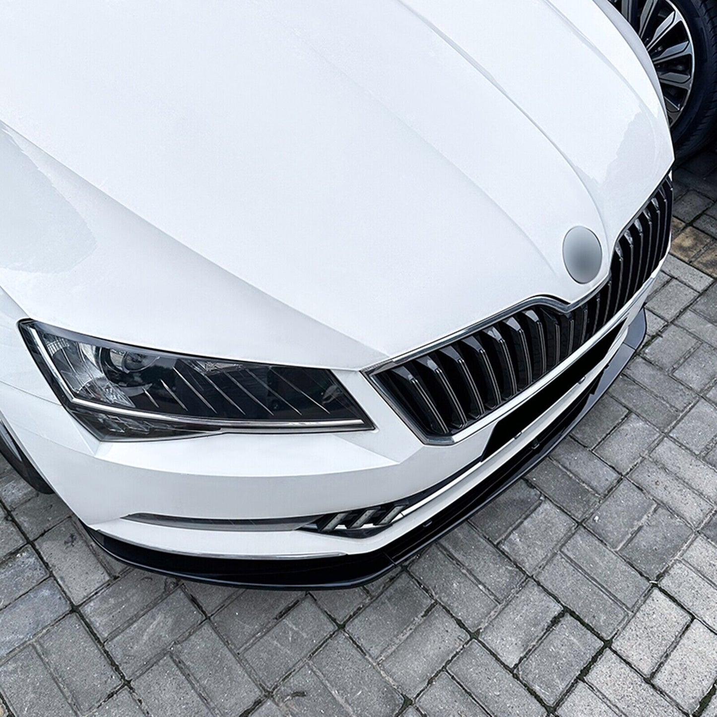 1Set Front Bumper Spoiler Lip Kit For Skoda Superb B8 06.2016-2018 Glossy Black