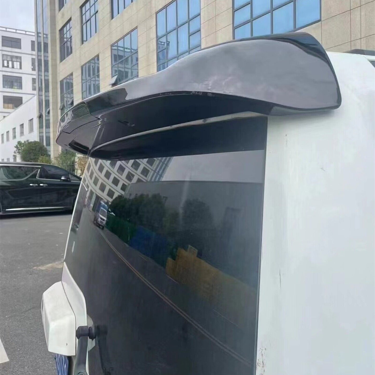 Black Rear Trunk Spoiler Lip W/ 3Rd Mounted Light fits Land Rover LR4 2010-2016