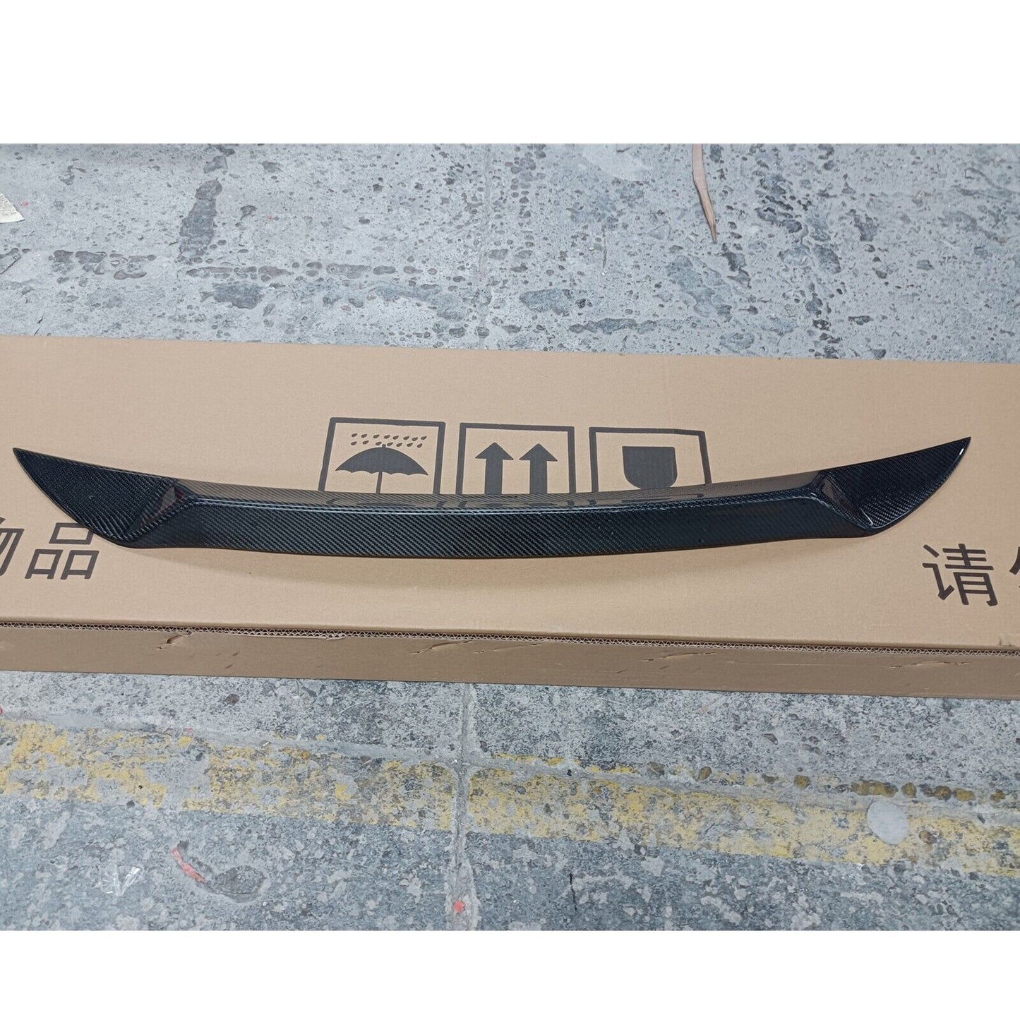 Rear Trunk Spoiler Middle Wing For Maserati Levante 4-Door 2016-17 Carbon Fiber